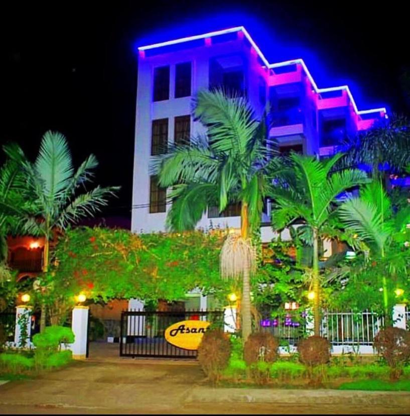 גיסני Asante Hotel מראה חיצוני תמונה