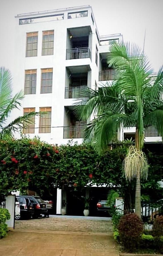 גיסני Asante Hotel מראה חיצוני תמונה