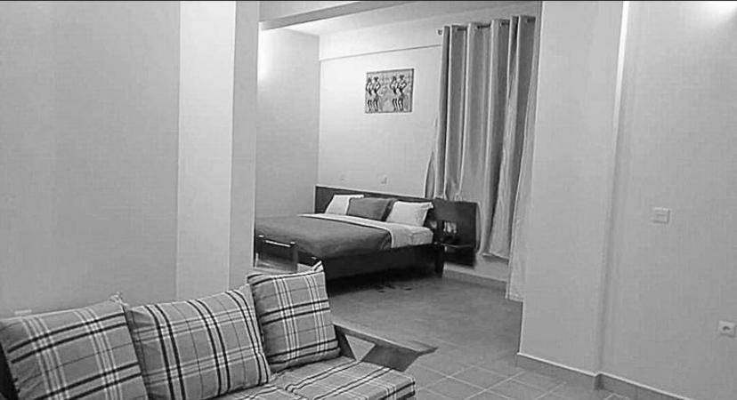 גיסני Asante Hotel מראה חיצוני תמונה