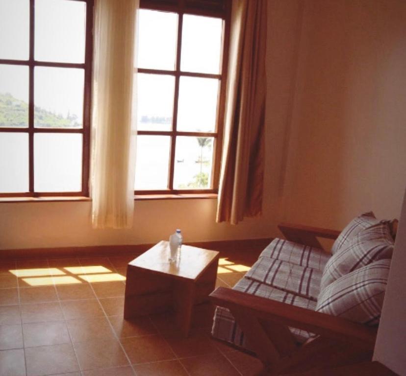גיסני Asante Hotel מראה חיצוני תמונה