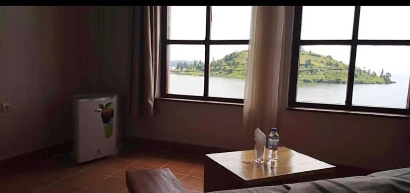 גיסני Asante Hotel מראה חיצוני תמונה