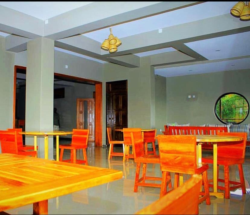 גיסני Asante Hotel מראה חיצוני תמונה