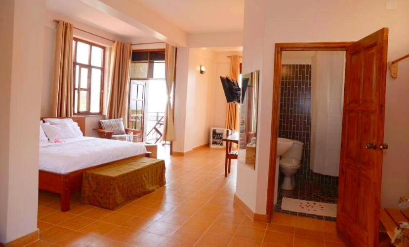 גיסני Asante Hotel מראה חיצוני תמונה