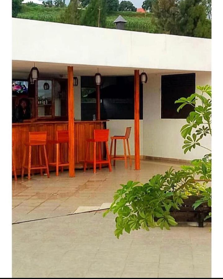 גיסני Asante Hotel מראה חיצוני תמונה