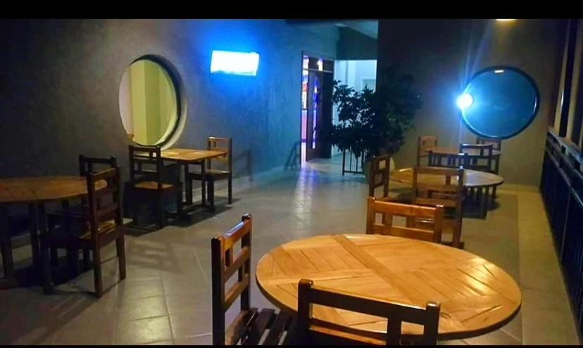 גיסני Asante Hotel מראה חיצוני תמונה