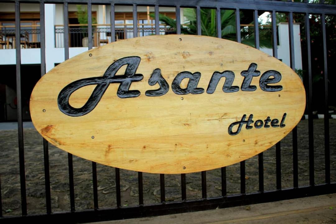 גיסני Asante Hotel מראה חיצוני תמונה